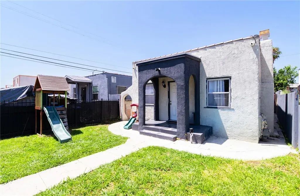 1455 W 60th Street, Los Angeles