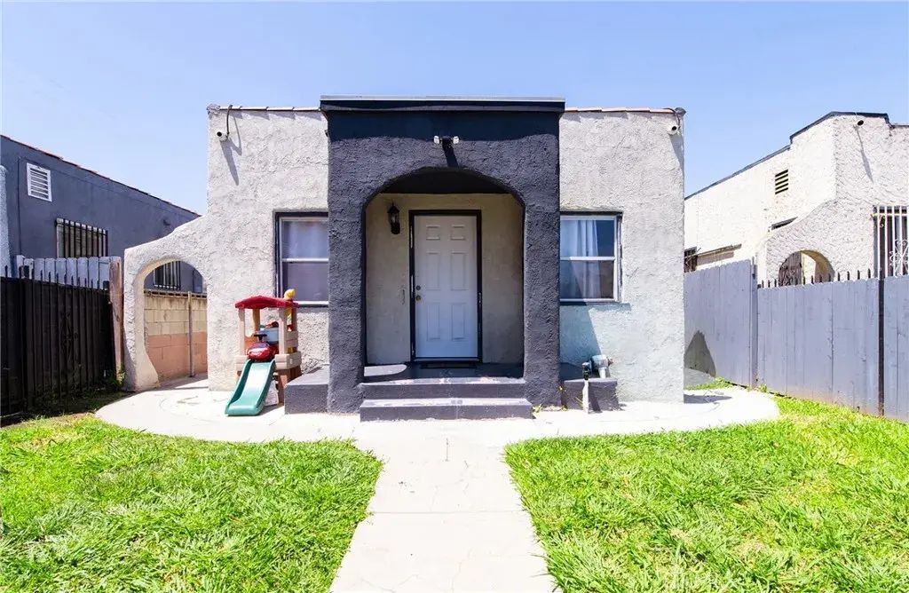 1455 W 60th Street, Los Angeles
