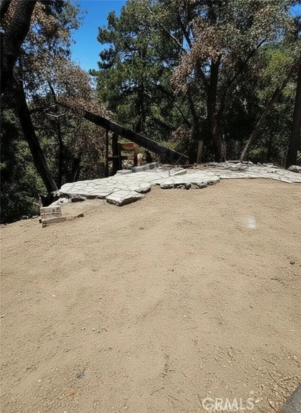 1102 Chateau, Crestline