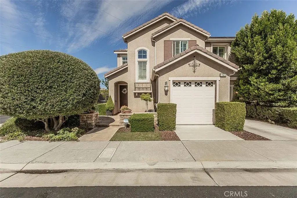 7049 N Cedar Hill, Fresno