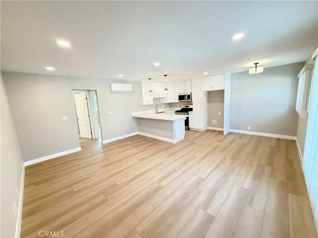 919 E Acacia Avenue L, Glendale