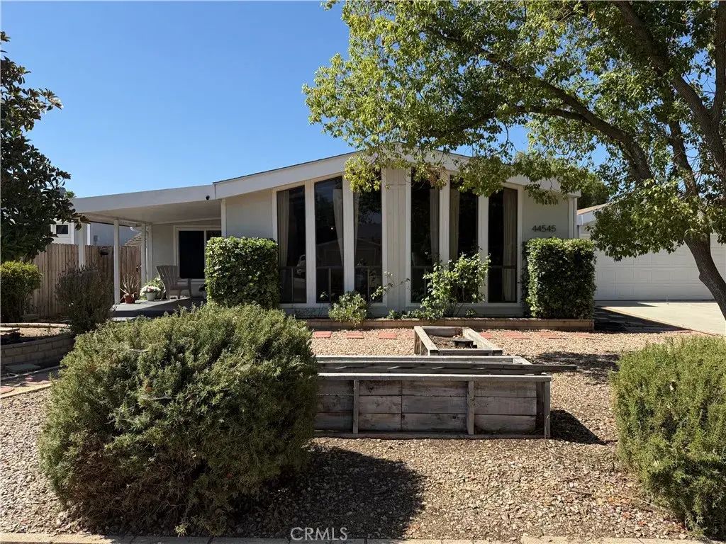 44545 Springwood, Hemet