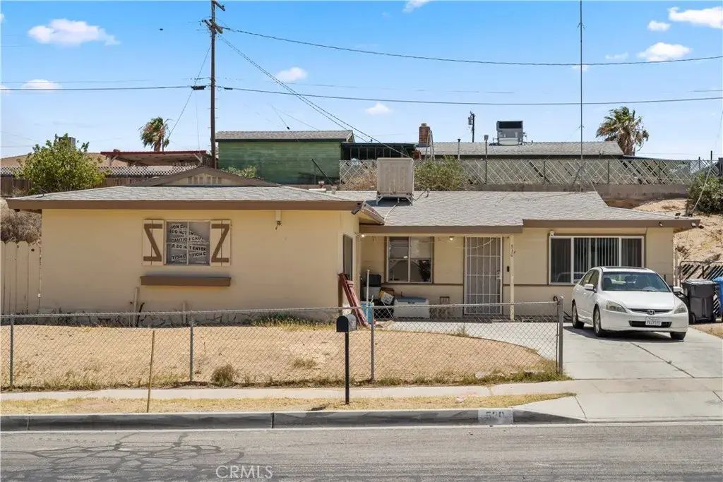 530 E Mountain View, Barstow
