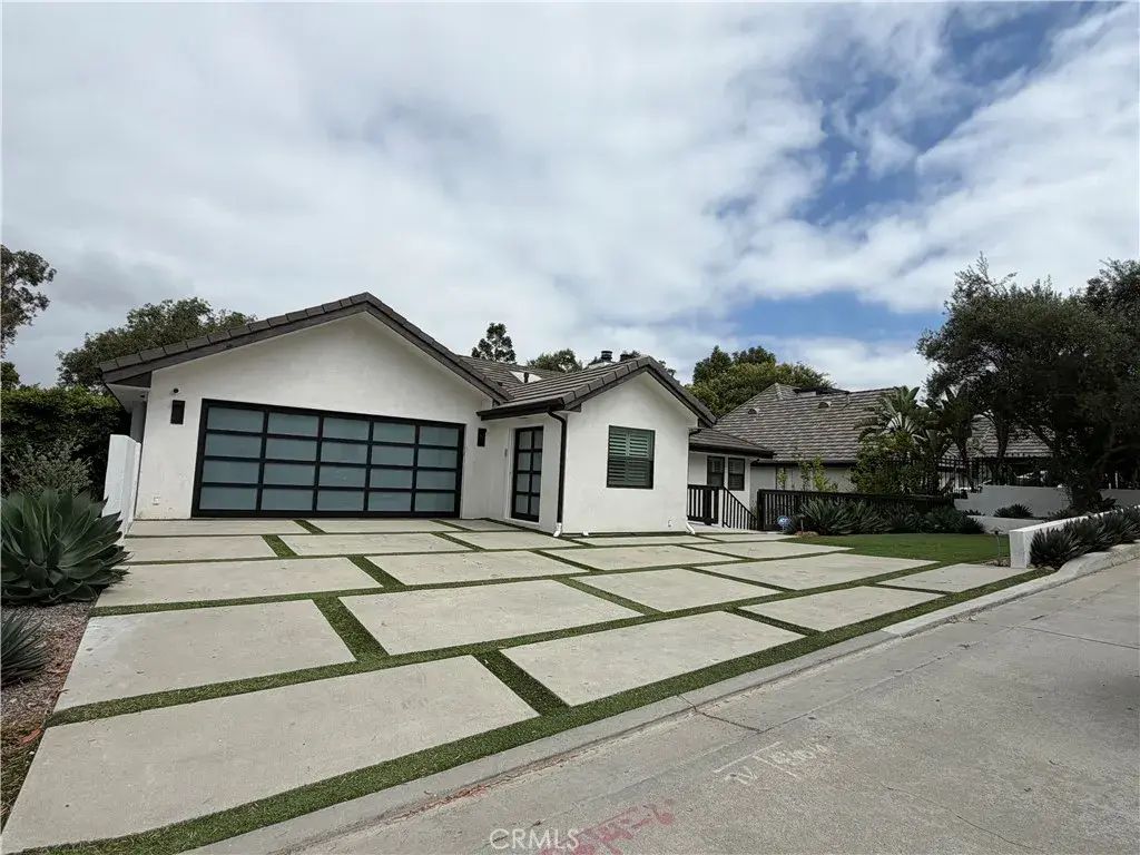 363 Newport Glen Court, Newport Beach