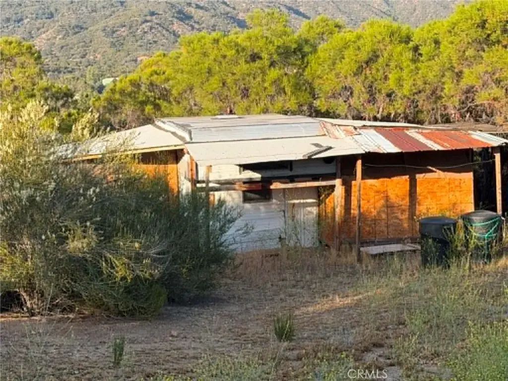 8 Burnt Valley, Anza