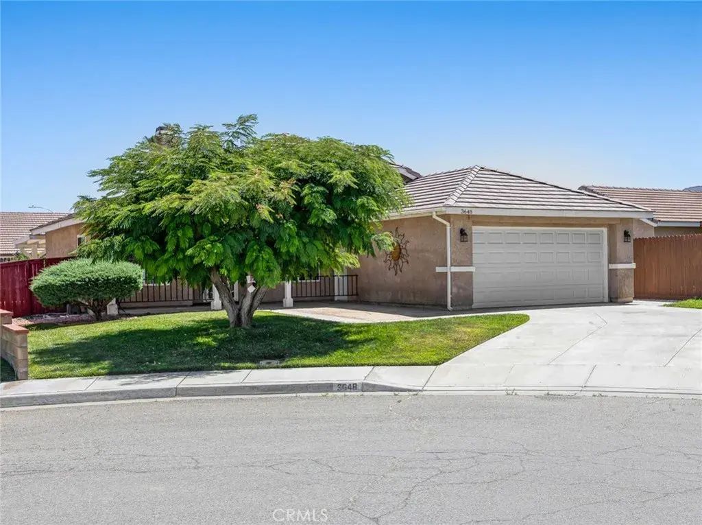 3648 Banyon Court, Rosamond