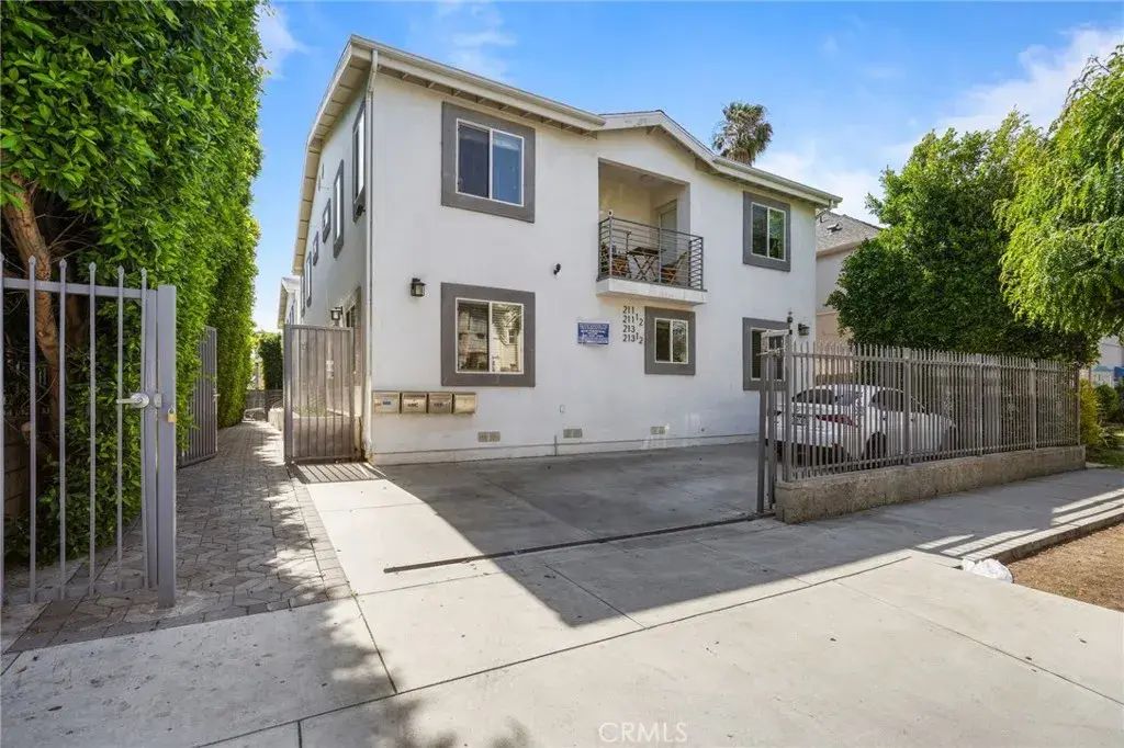 211 S Hoover Street, Los Angeles