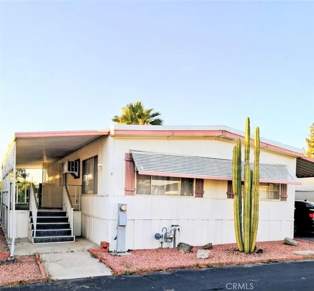 725 Thornton West 97, Hemet