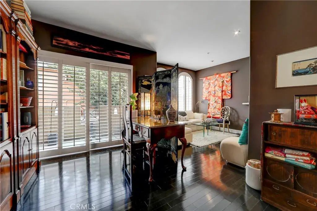 12060 Hoffman 107, Studio City
