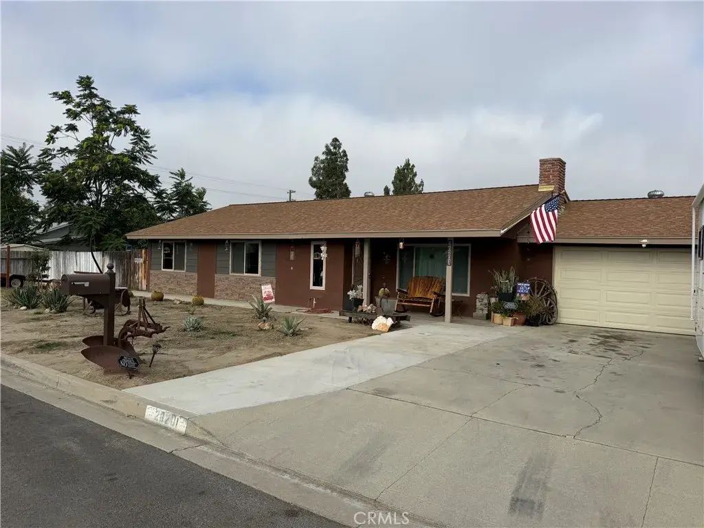 26201 Camas Drive, Hemet