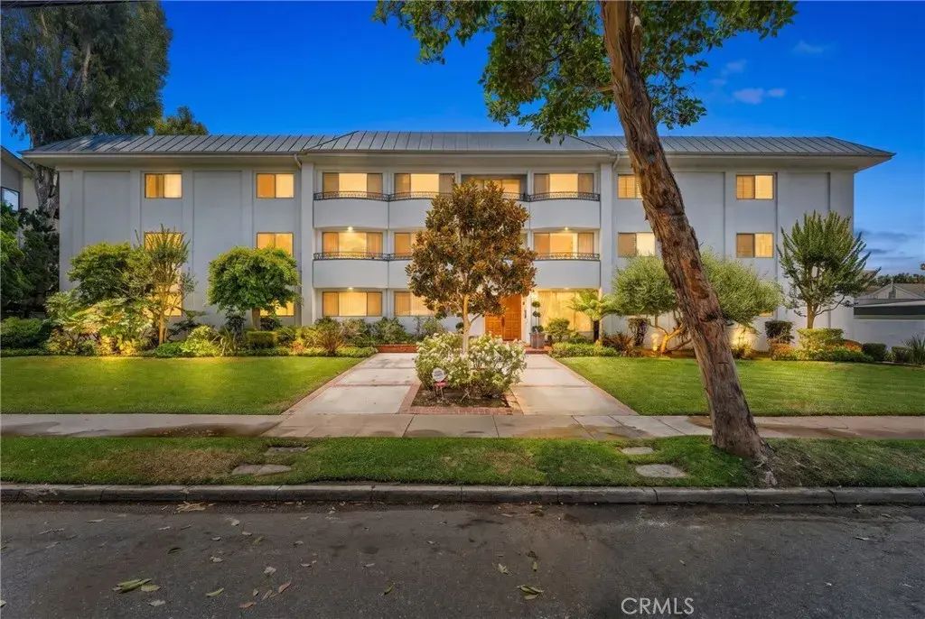 972 E California 207, Pasadena