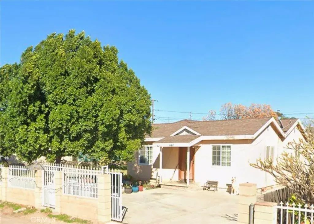 1440 Holly, Colton