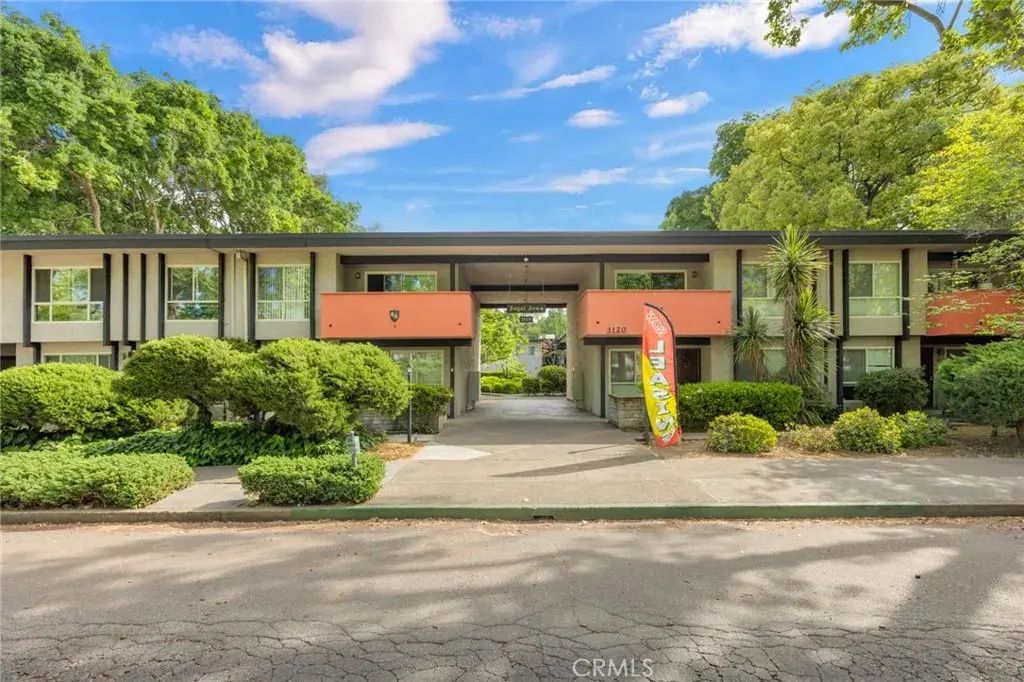 1120 Esplanade, Chico