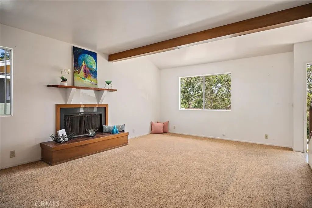 2251 Sandown, Cambria