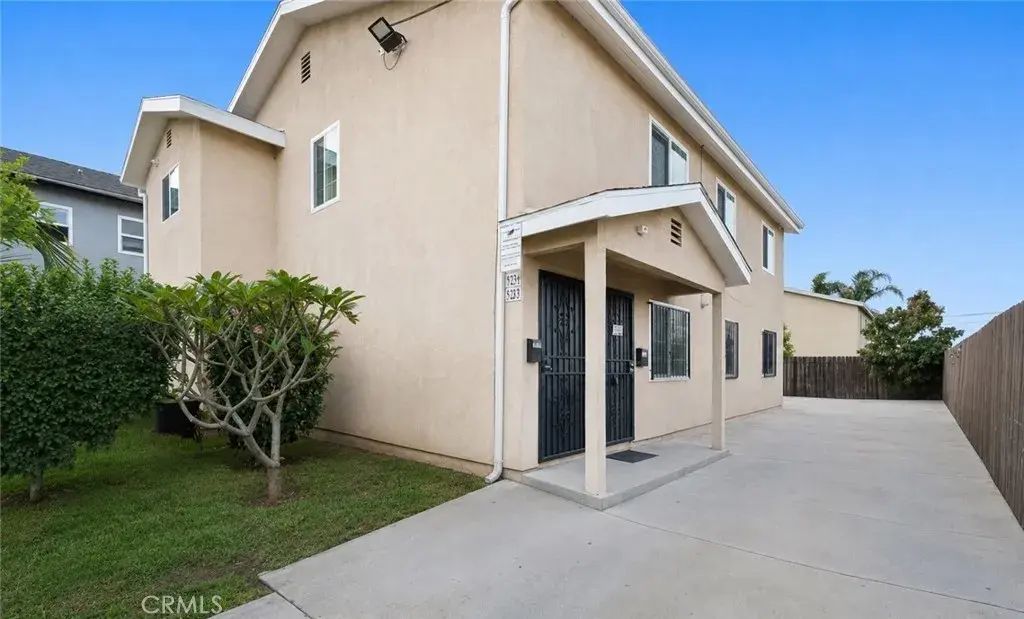 327 E Lanzit, Los Angeles