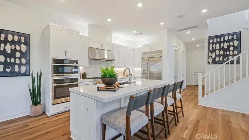 1565 Snowberry Place, Montebello
