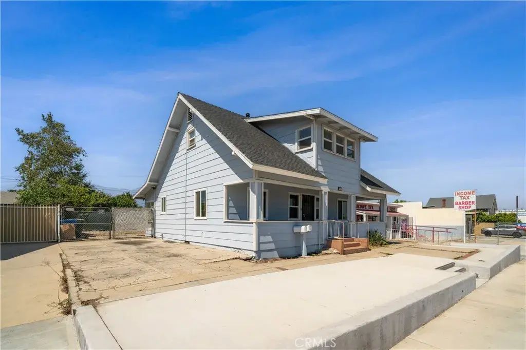 745 E Holt, Ontario