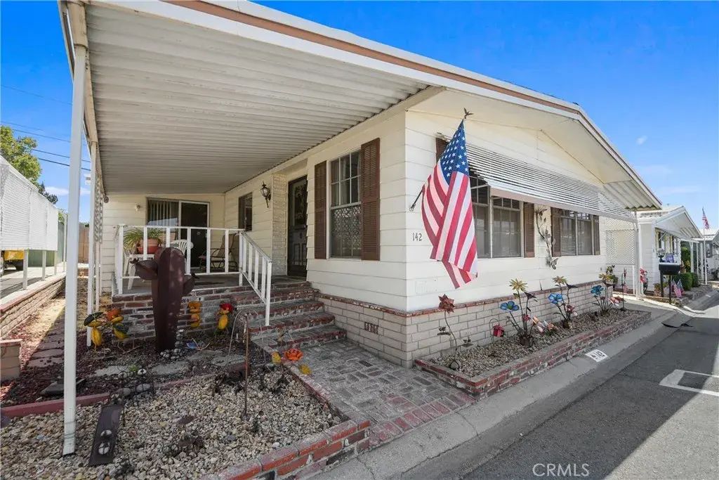 3800 Bradford 142, La Verne