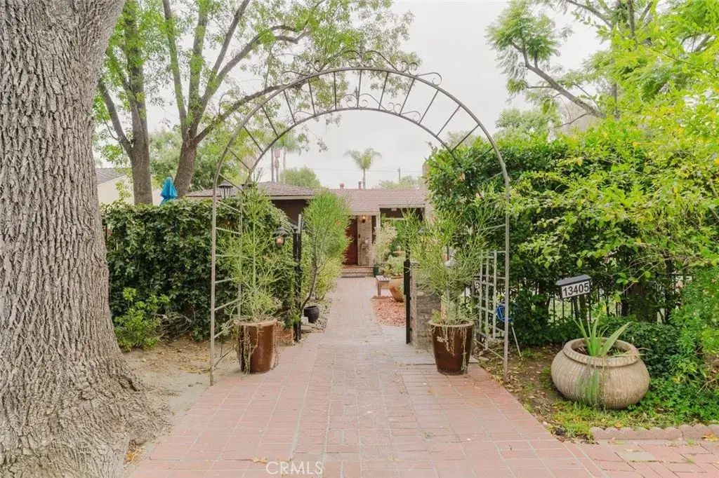 13405 Tiara Street, Van Nuys