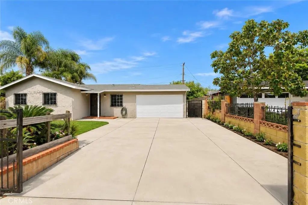 2011 W Wilshire, Santa Ana