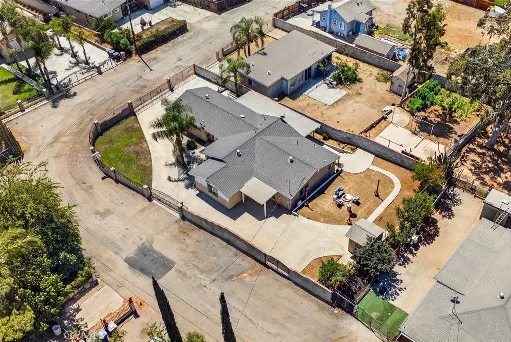 6066 Highpoint, Riverside