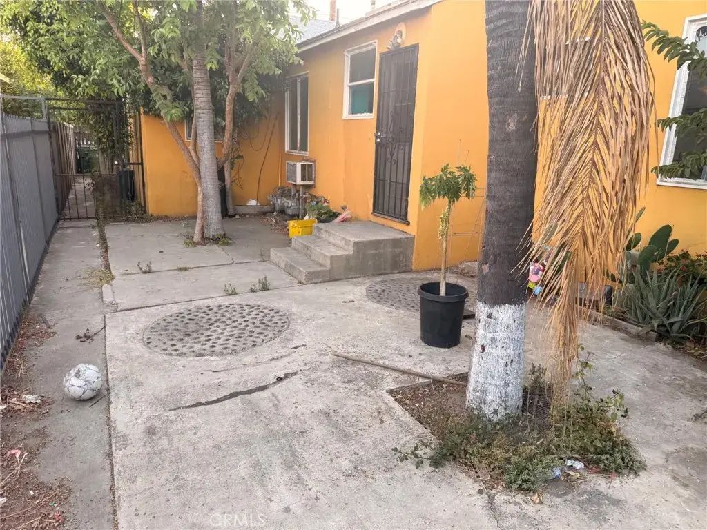 7256 Vineland, Sun Valley