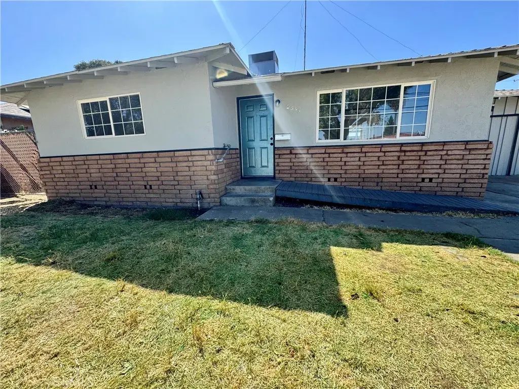 2581 E Gerard, Merced