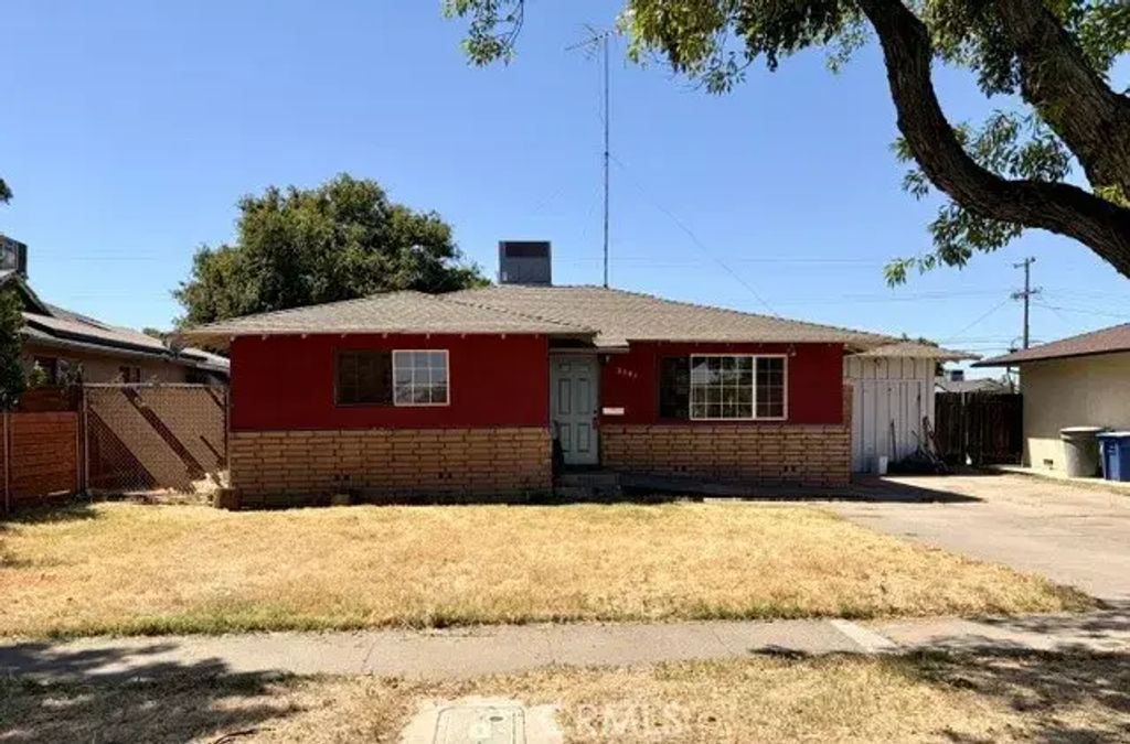 2581 E Gerard, Merced