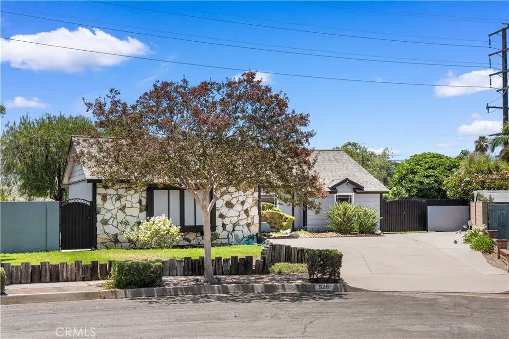 528 Essex, Glendora