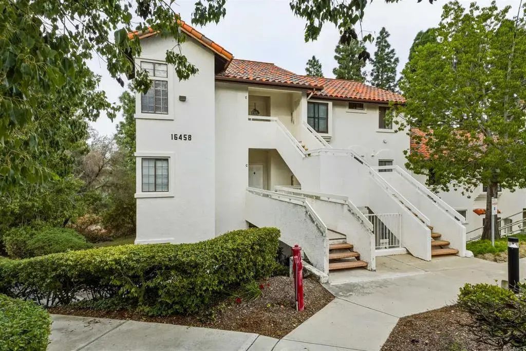 16458 Avenida Venusto E, 