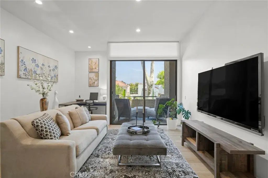484 E California 8, Pasadena