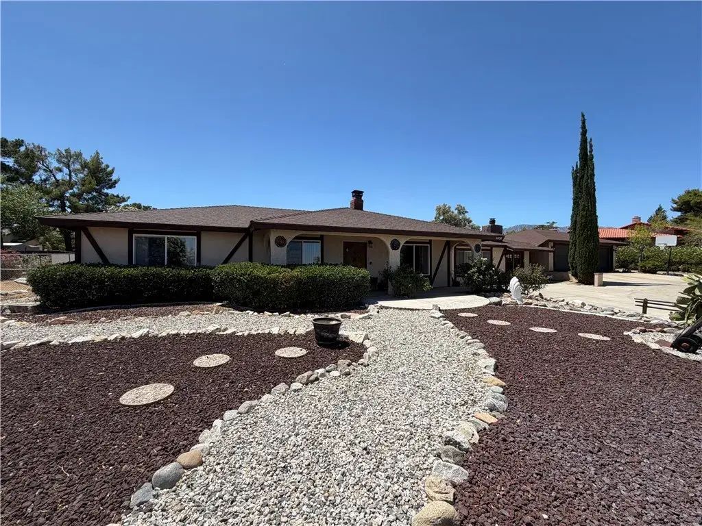 32038 Crystalaire, Llano