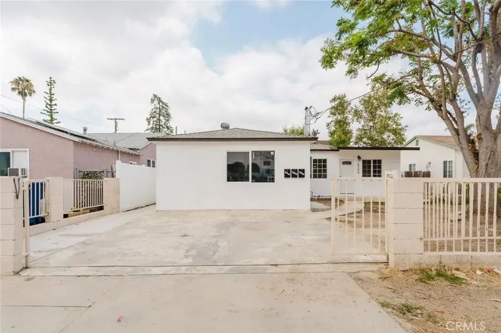 18306 Gresham Street, Northridge