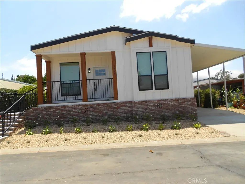 1476 Ridgemont, Corona