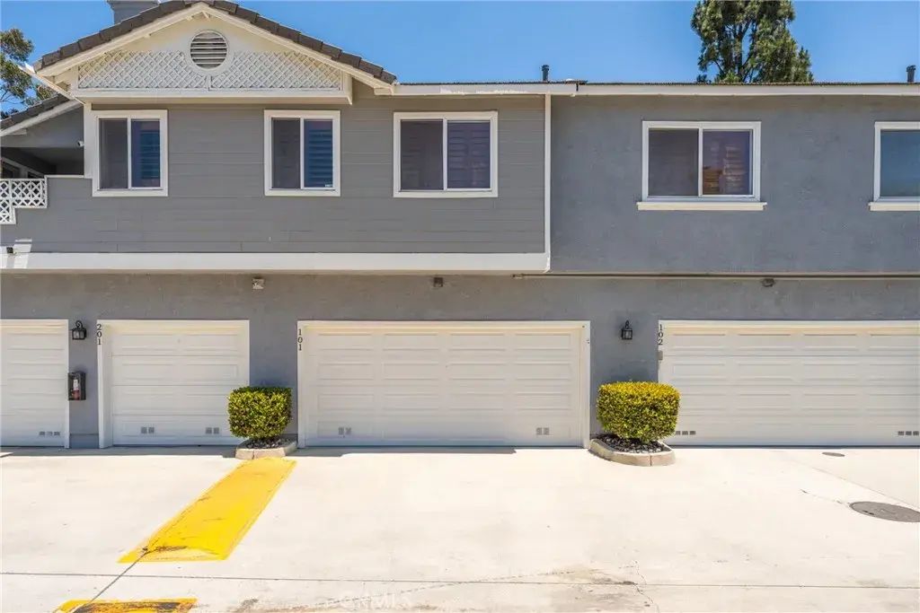 17859 Graystone 101, Chino Hills