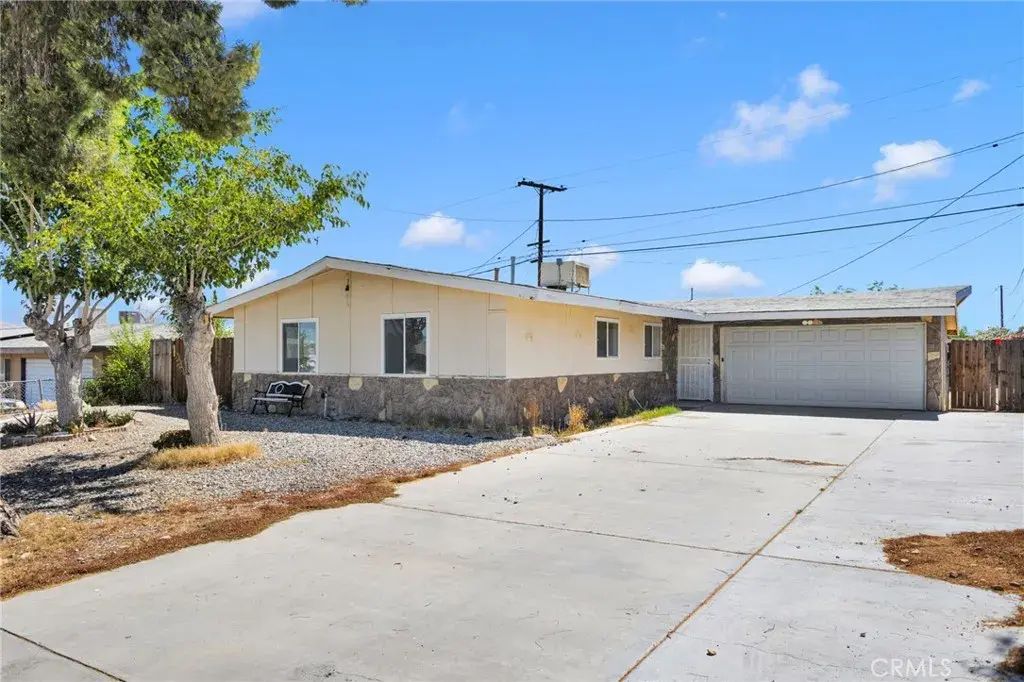 15105 Condor, Victorville