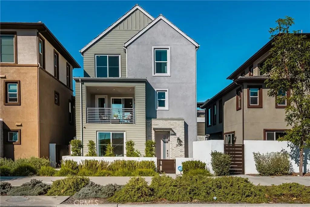 201 Lynx, Irvine
