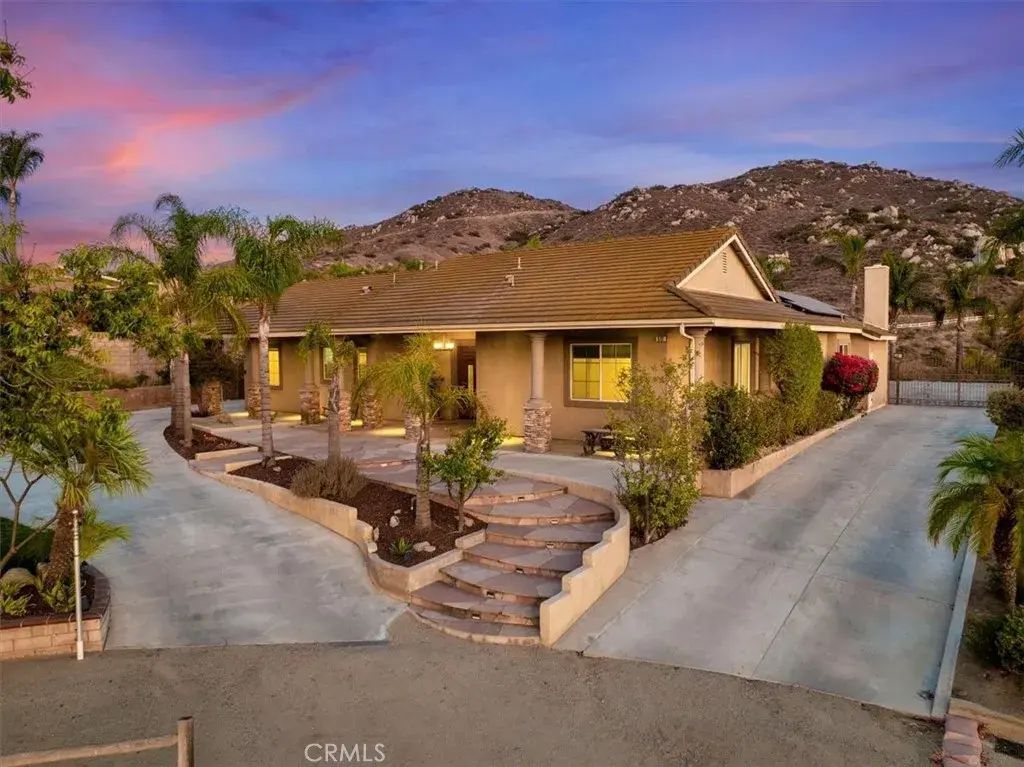 512 Draft Horse Place, Norco