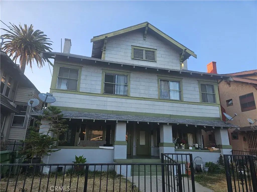 2201 Cambridge, Los Angeles