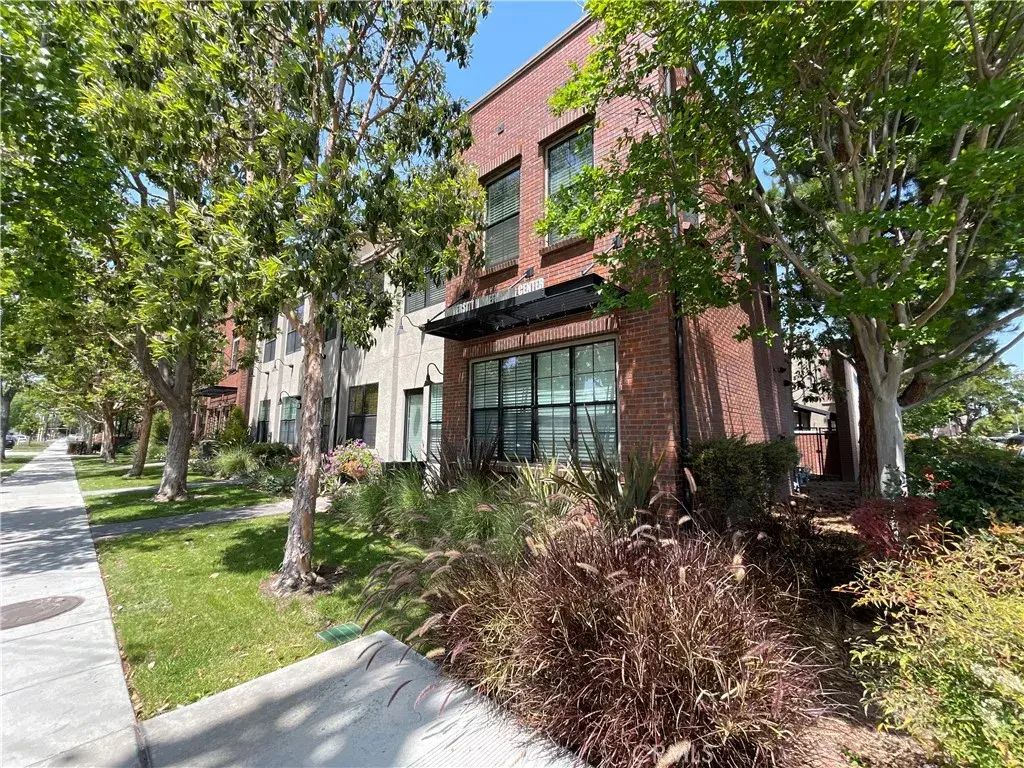 501 W Maple Avenue, Orange