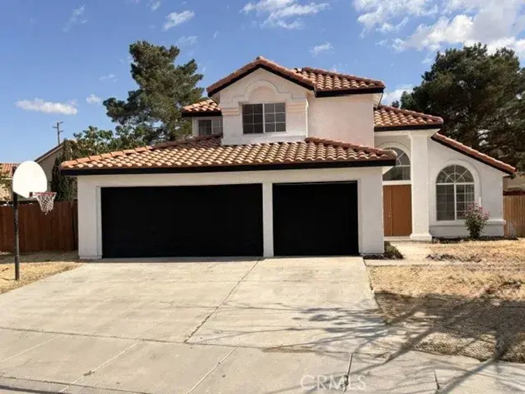 1840 E Newgrove, Lancaster