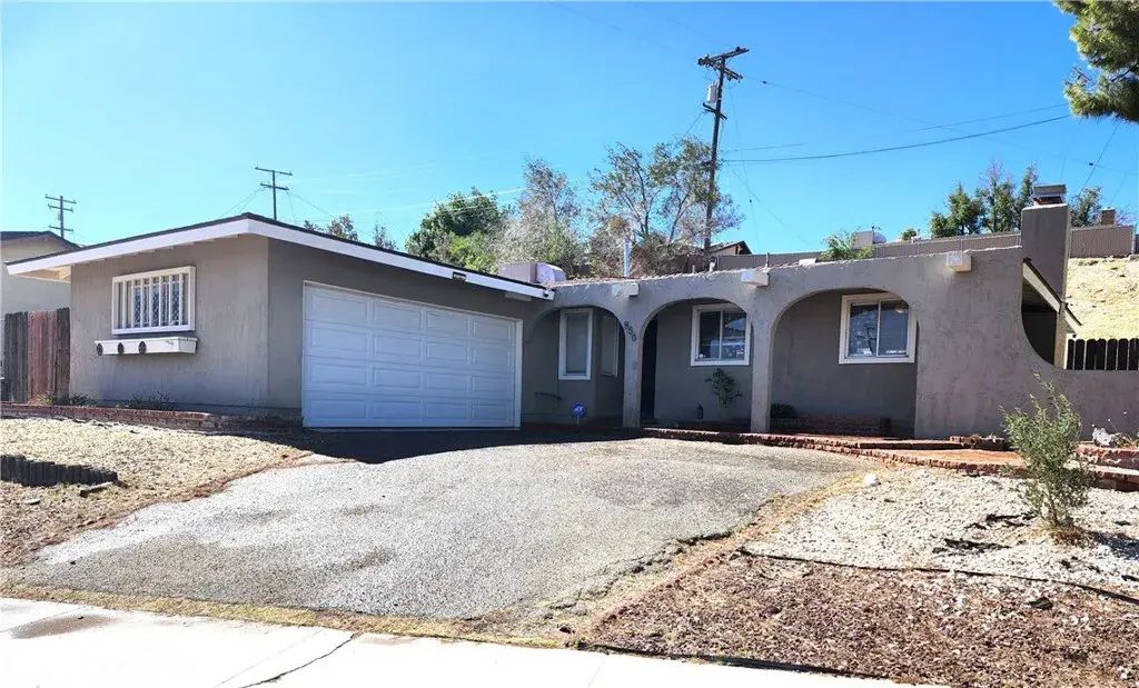 850 Keith, Barstow