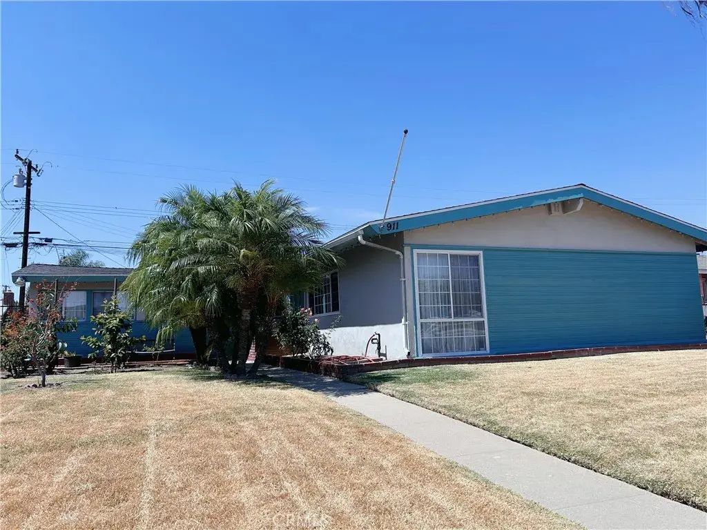 911 E La Verne Ave 1, Pomona