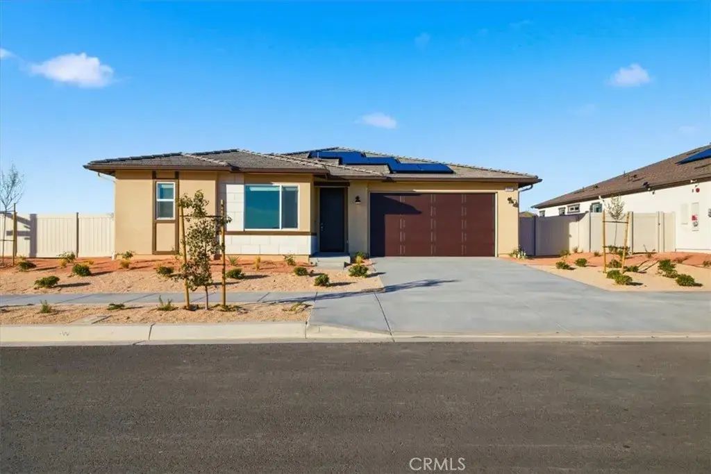 3211 E Avenue J-4, Lancaster