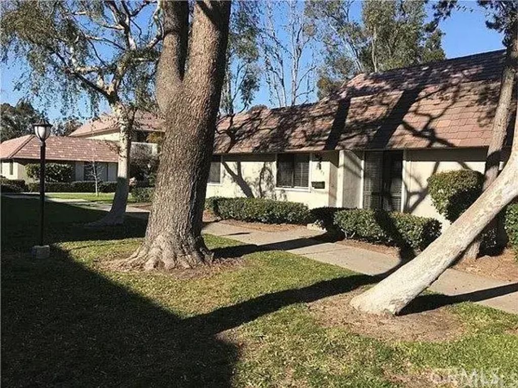 21791 Lake Vista, Lake Forest
