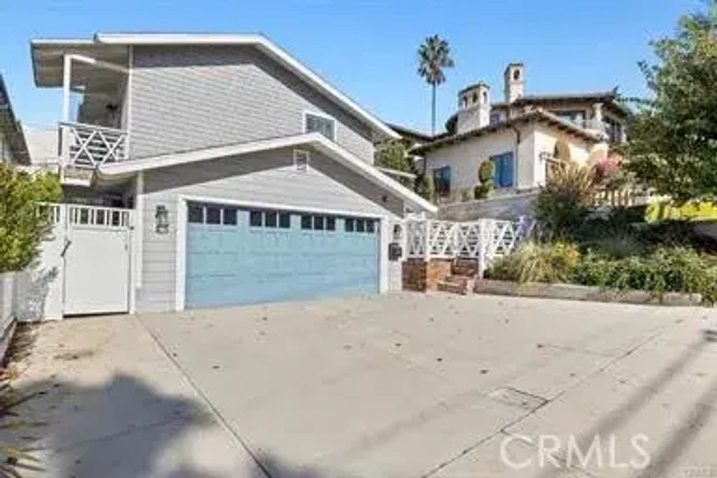641 11th Street, Manhattan Beach