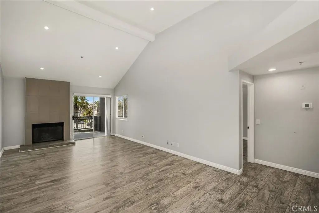 310 Lake Street 301, Huntington Beach