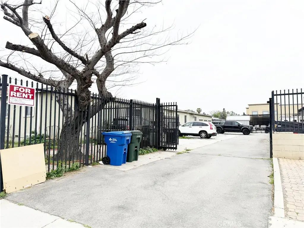 1330 S Reservoir Street, Pomona