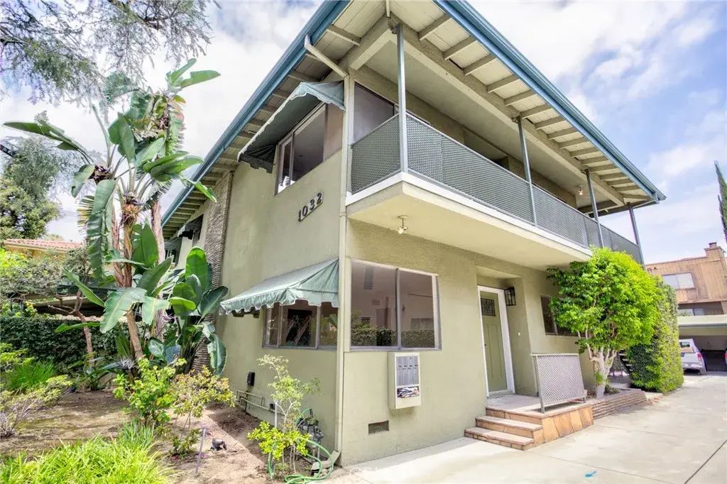 1032 S Golden West A, Arcadia