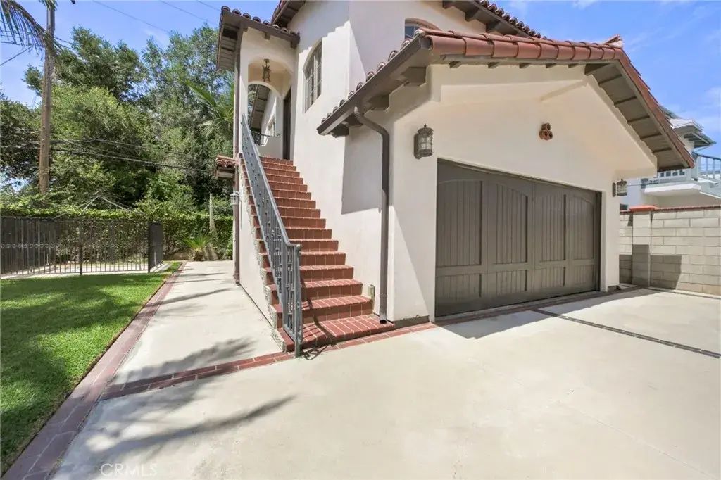 33 Elm Street B, Alhambra